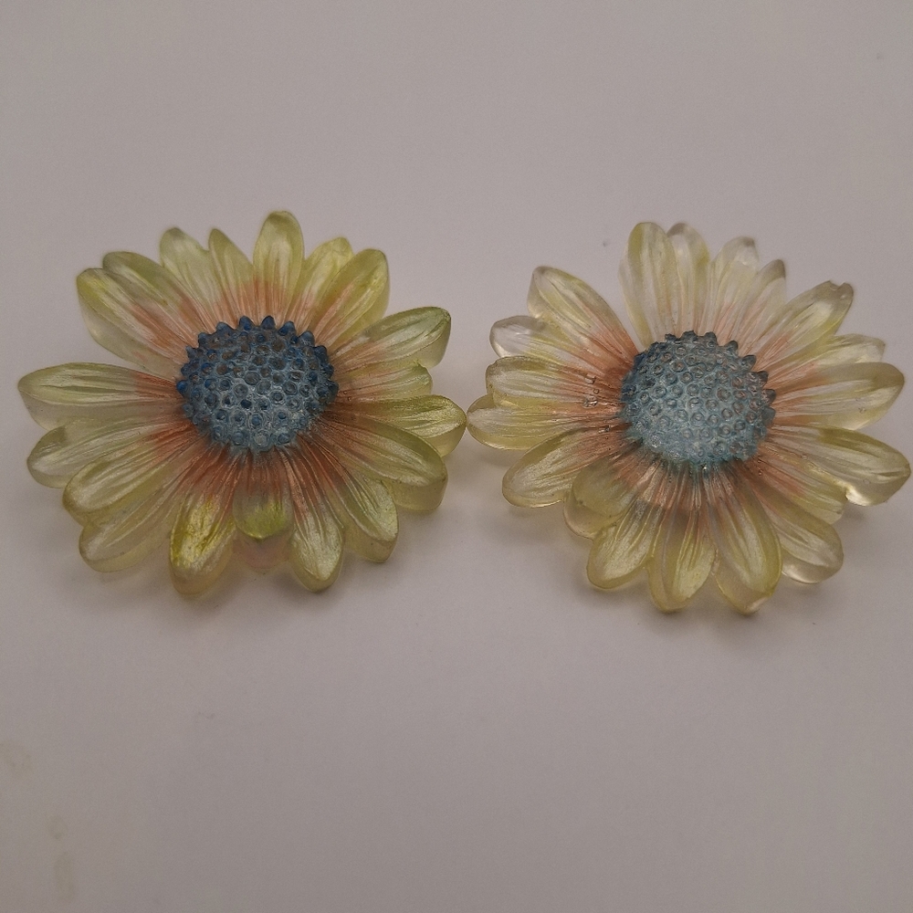 New risen sunflower brooch - mbarnes productions - 2in